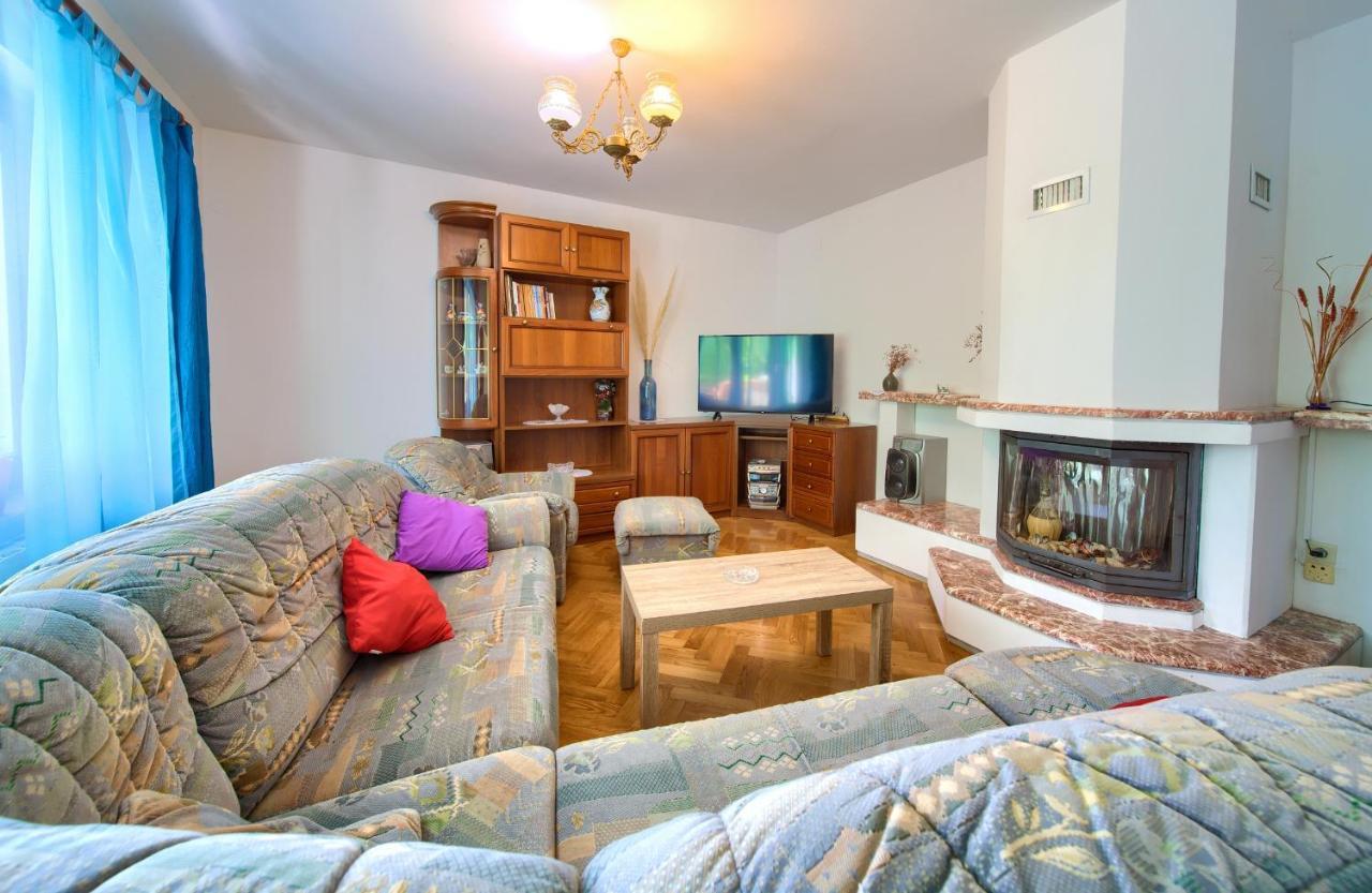 Apartman Mihael Malinska Ngoại thất bức ảnh
